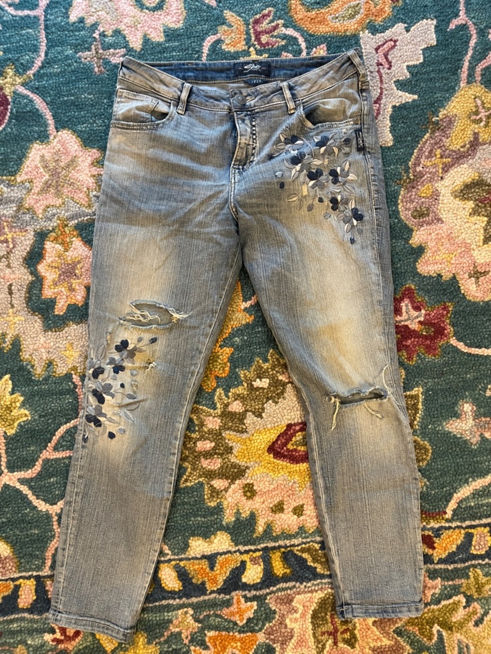 Silver Jeans Izzy Floral Embroidered Distressed Jeans